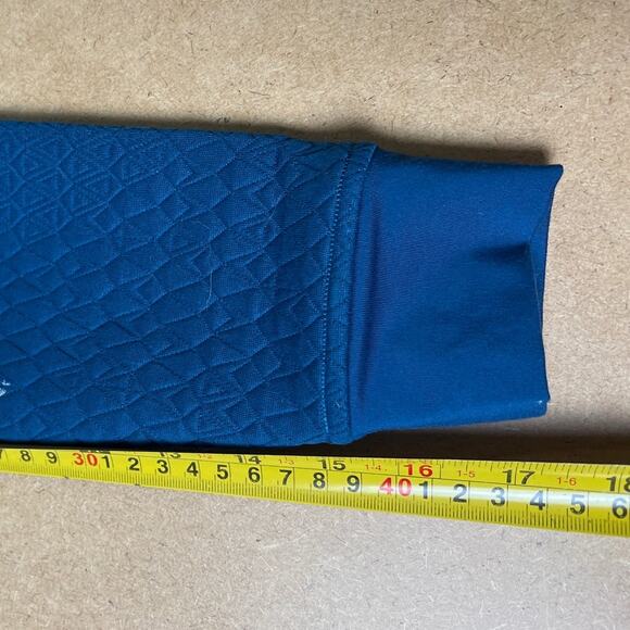 Ivivva/Lululemon Quilted Logo Reversible Pullover Sweatshirt Size 10 - Picture 6 of 6